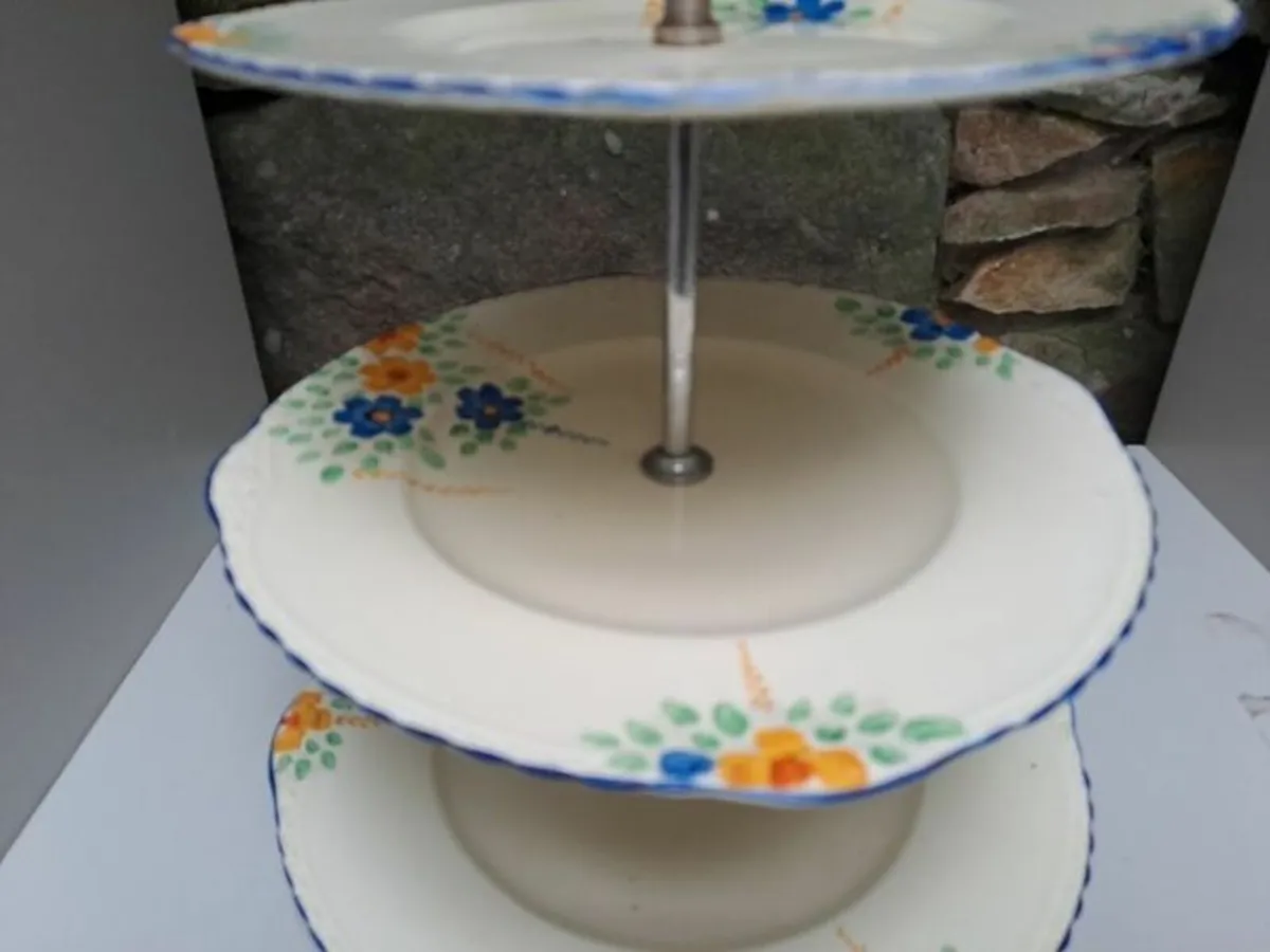 3 tier cake server Gibson's - Image 2