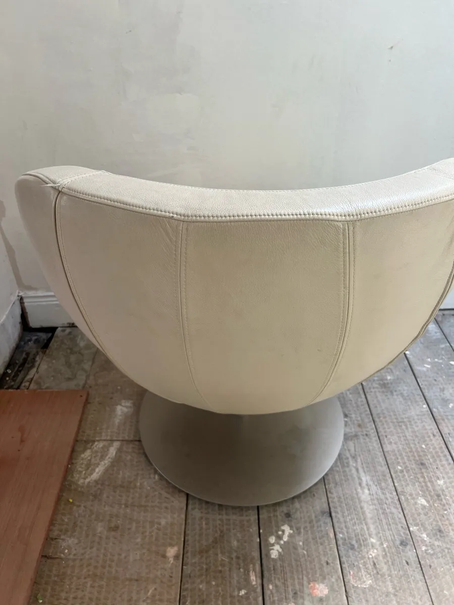 Italian leather swivel chair - Image 2