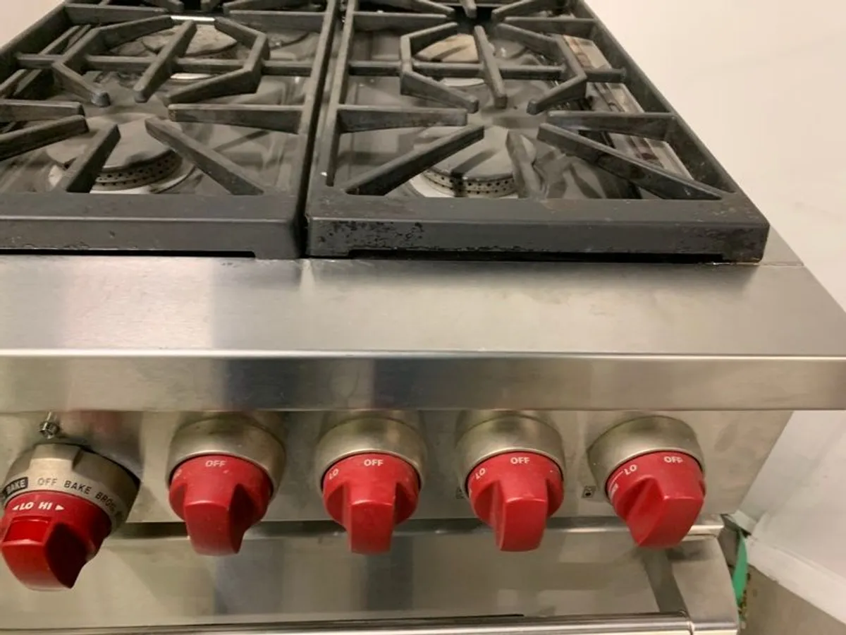 Wolf Range cooker - Image 3