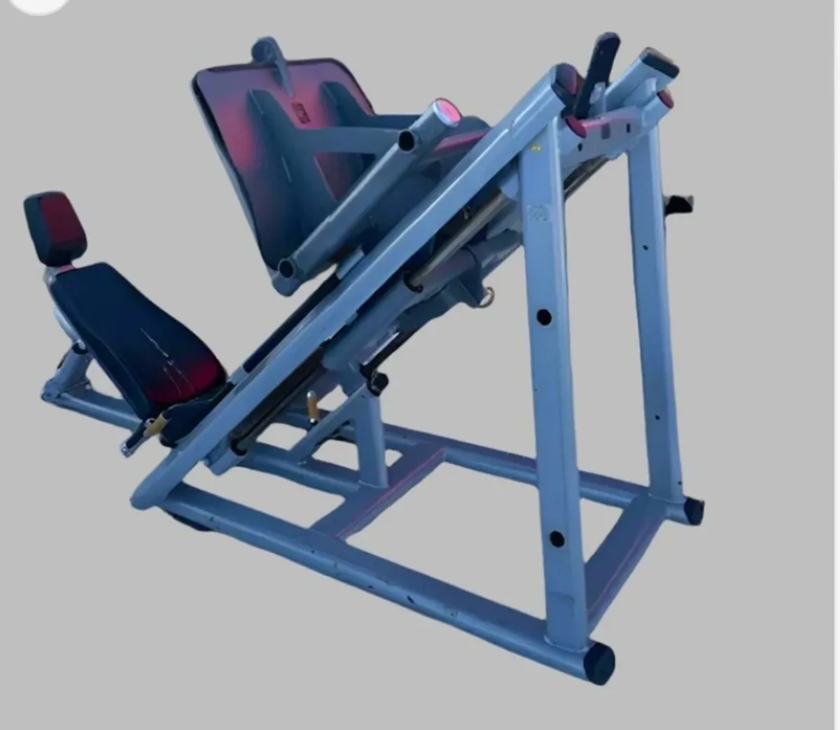 Precor plate loaded leg press - Image 2