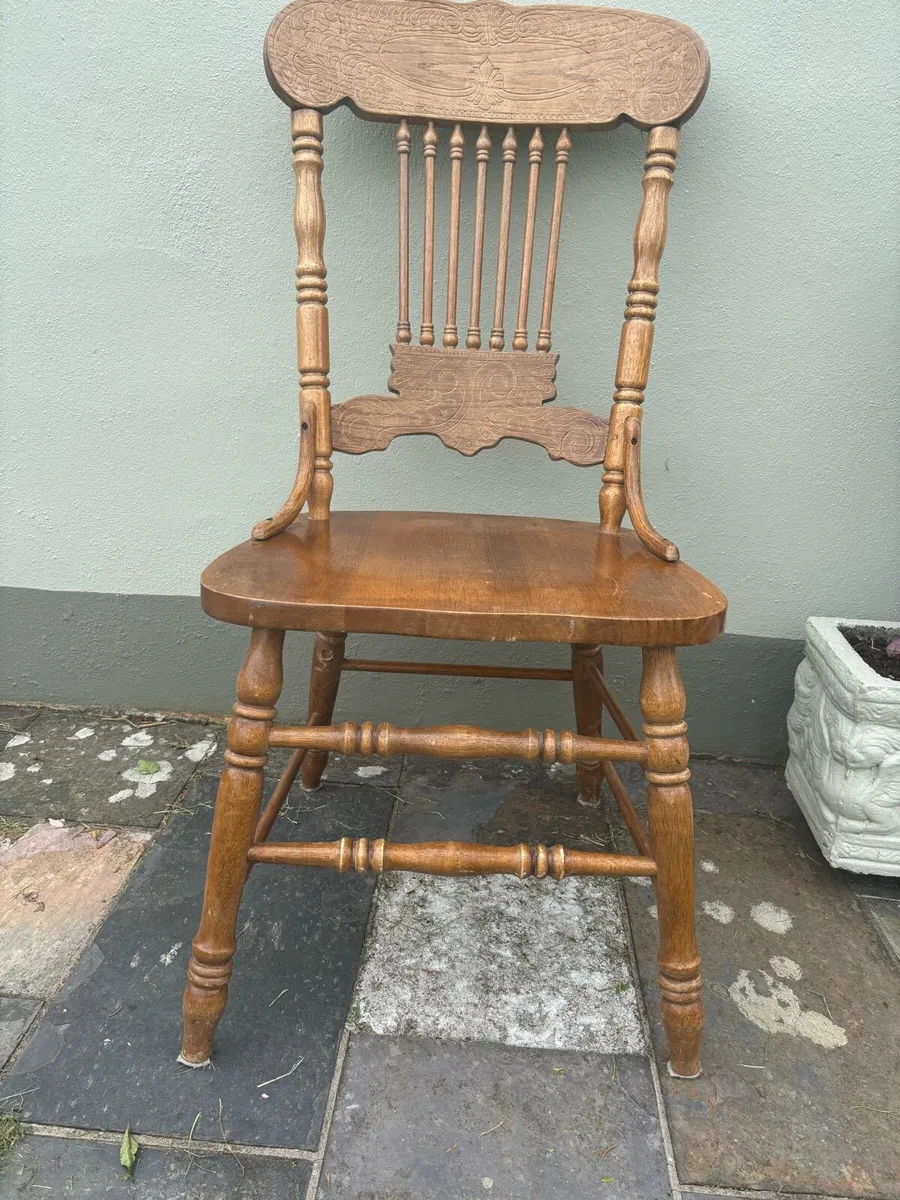 Table chairs - Image 1