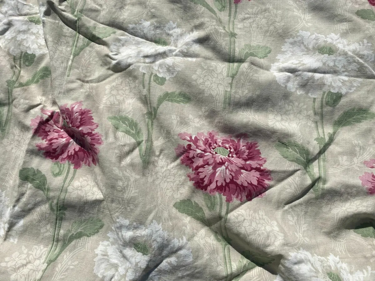 Laura Ashley curtains in hydrandea cranberries: - Image 3