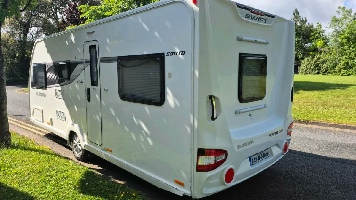 Swift Europa 6 berth Caravan 2020 - Image 3