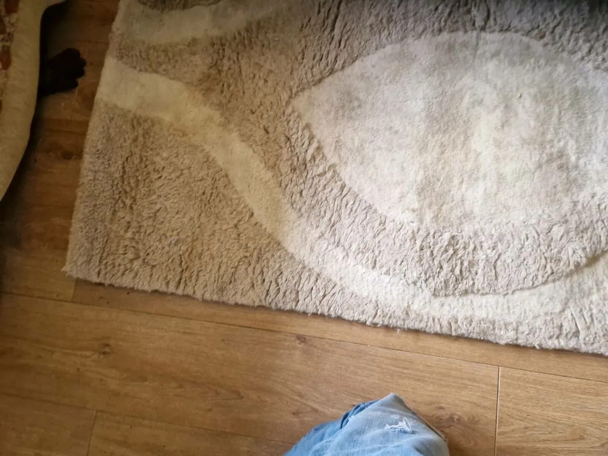 8 x 6 floor rug wool - Image 3