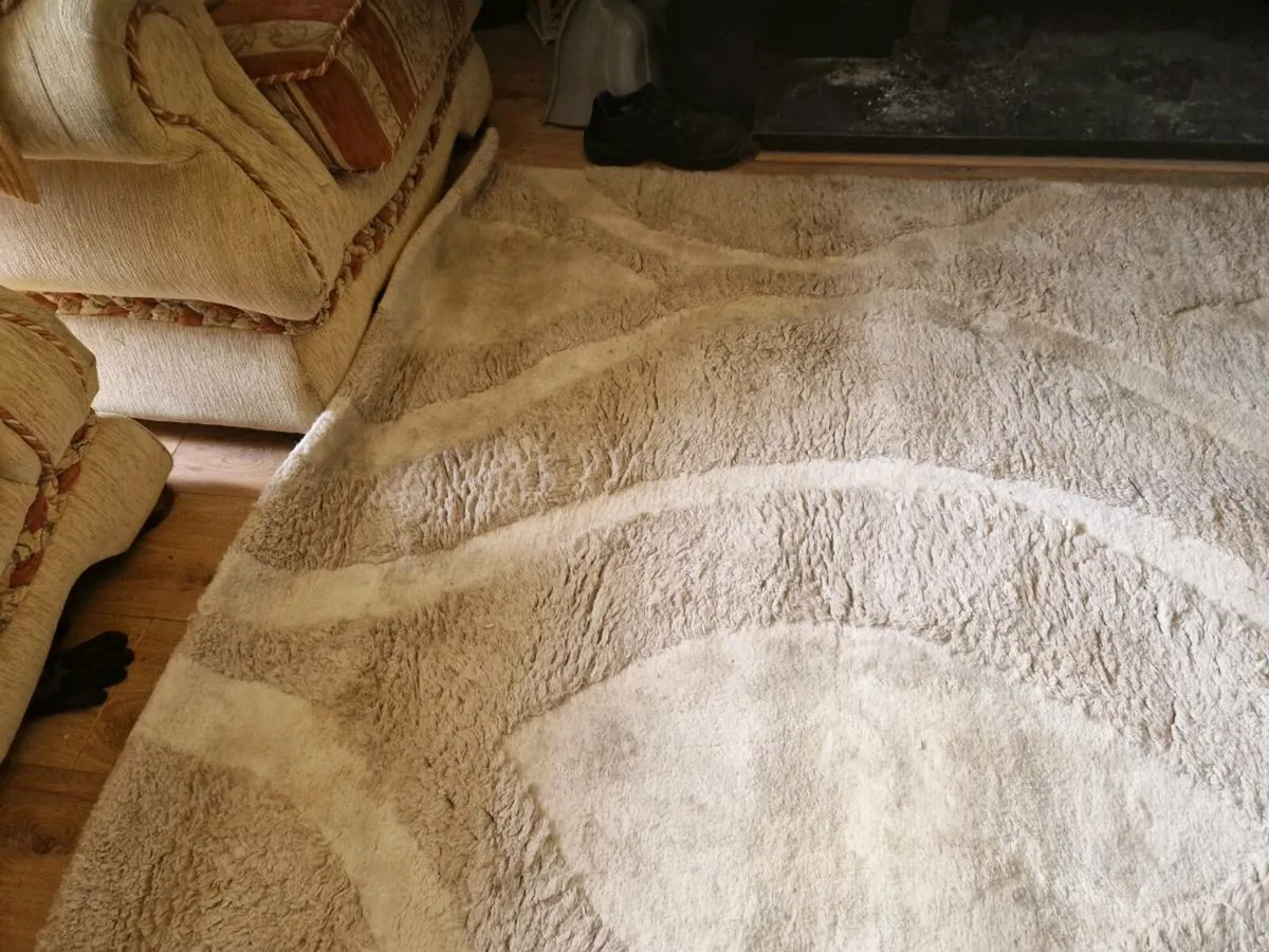 8 x 6 floor rug wool - Image 4