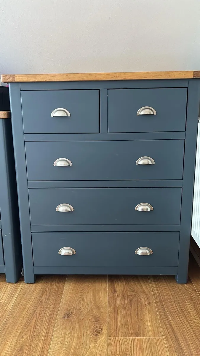 Dresser and Drawers set - Image 1