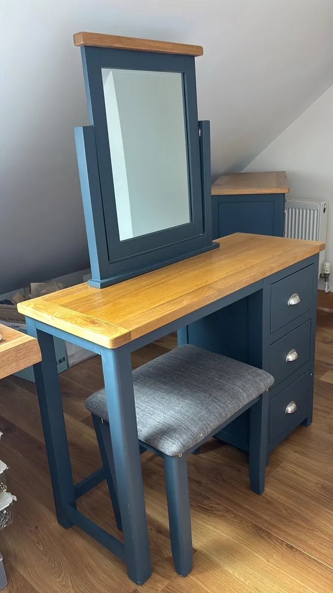Dresser and Drawers set - Image 3