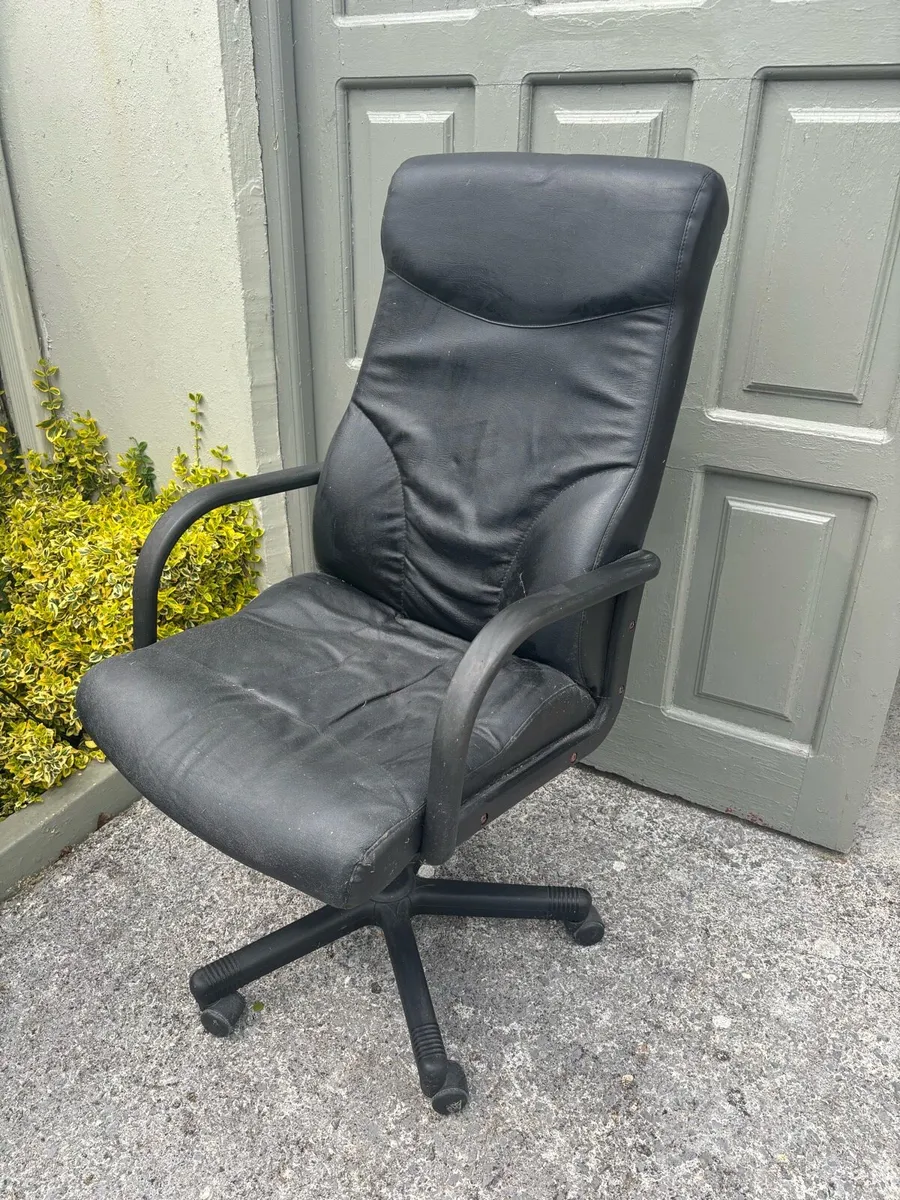 Office chair - Image 1