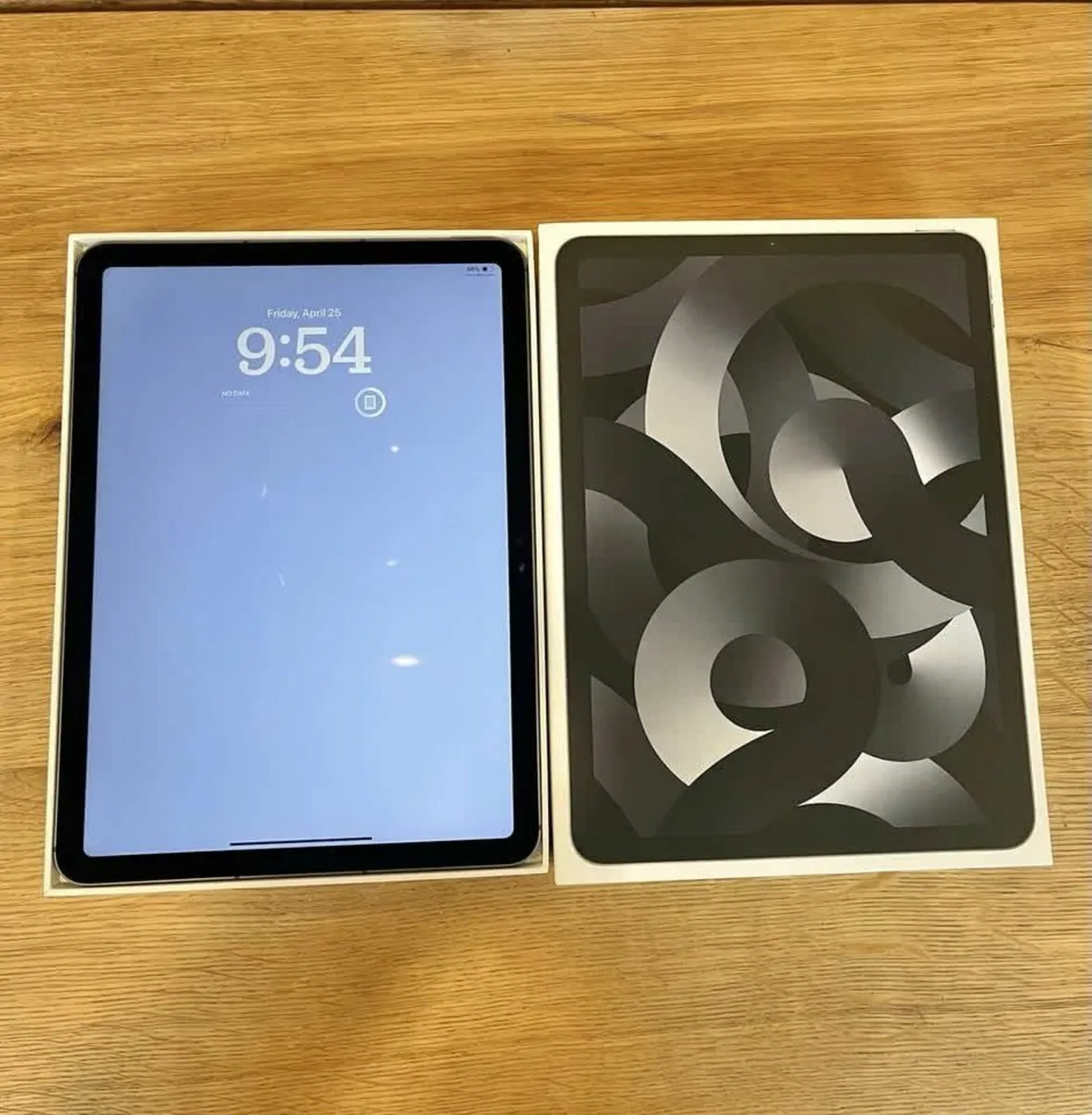 Apple iPad Air 5th generation + Keyboard + Pencil - Image 1