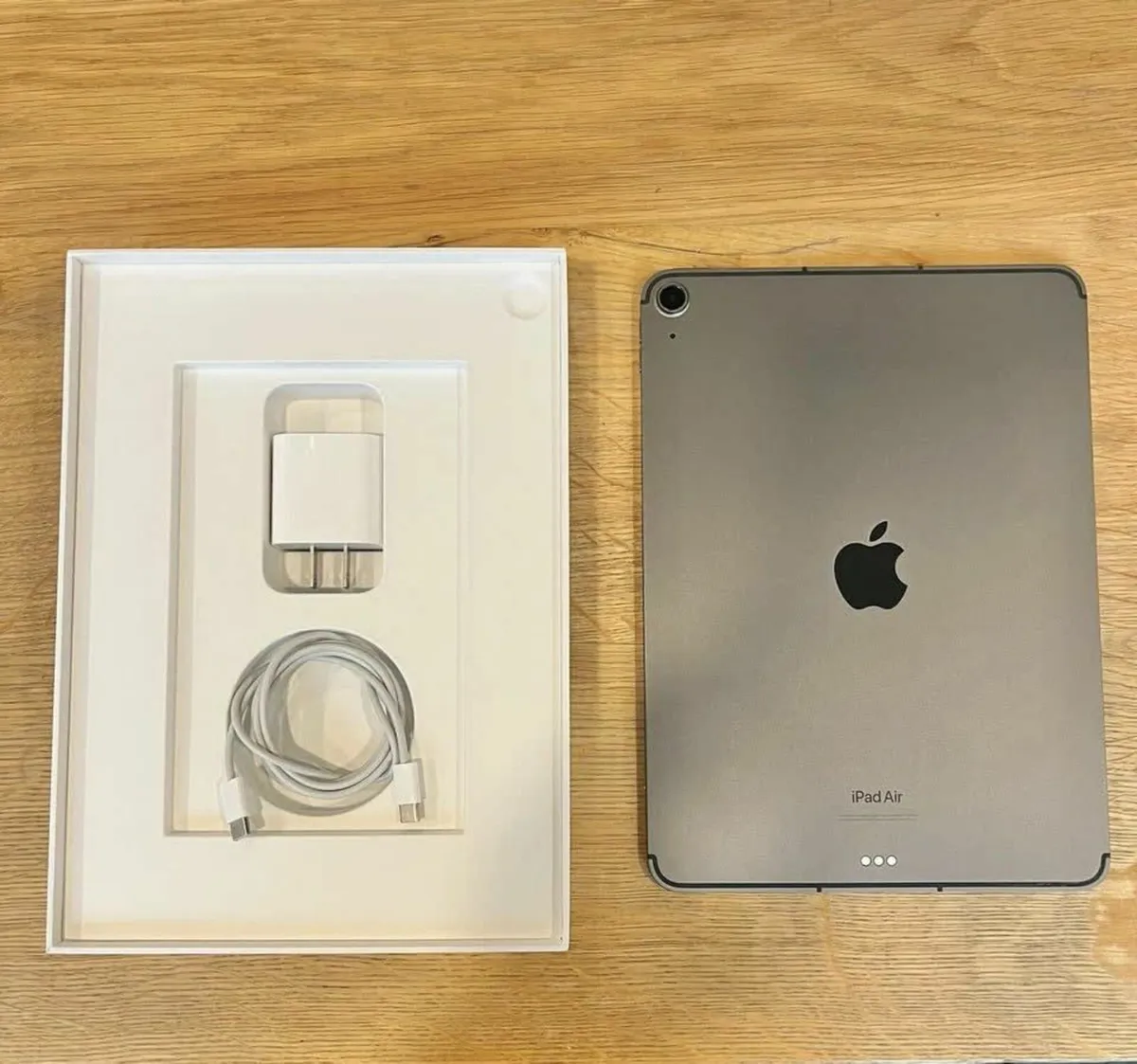 Apple iPad Air 5th generation + Keyboard + Pencil - Image 3