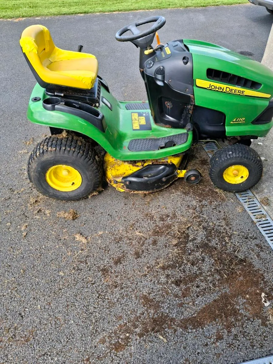 John deere ride on mower - Image 1