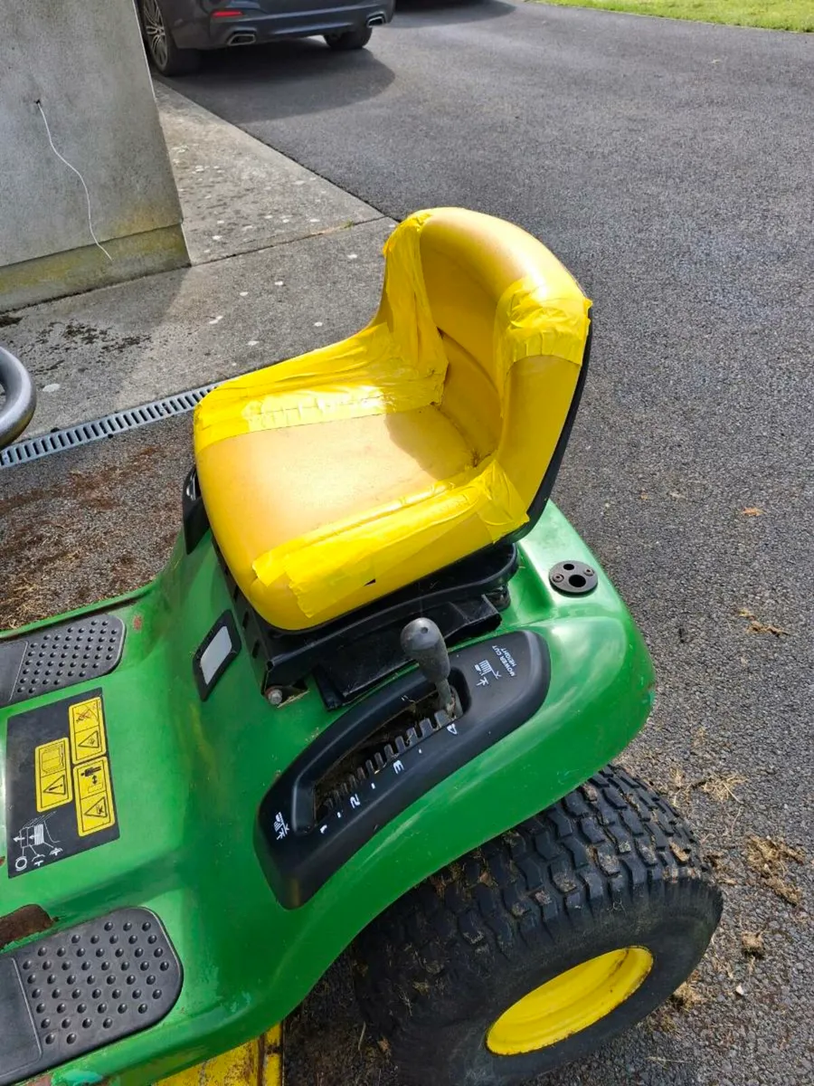 John deere ride on mower - Image 3
