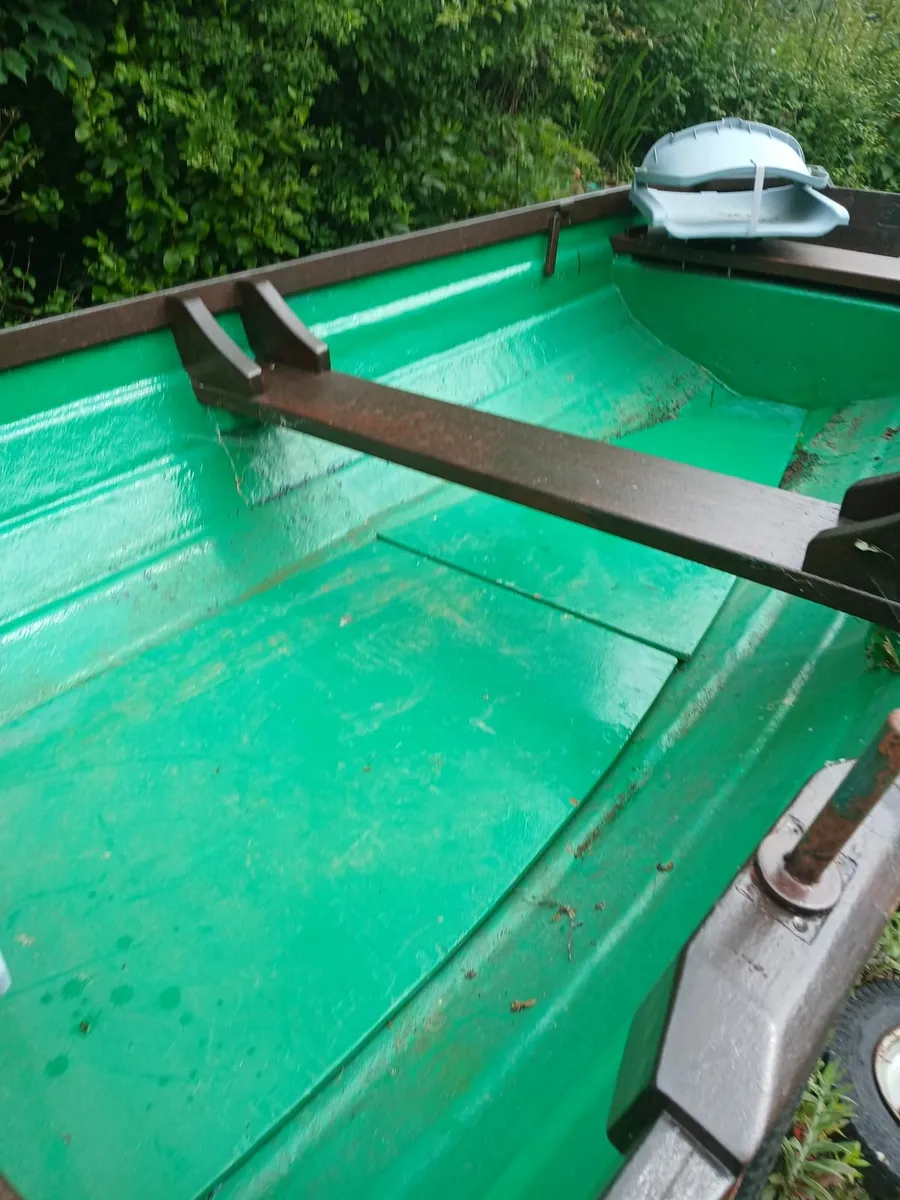 Lake boat - Image 1
