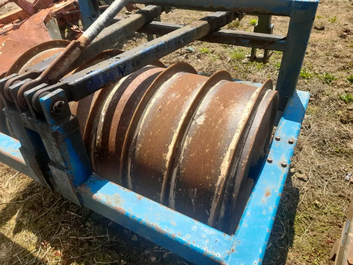 WANTED  front press - Image 1