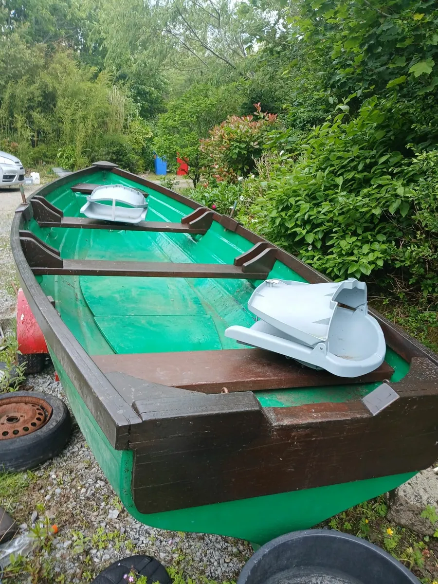 Lake boat - Image 3
