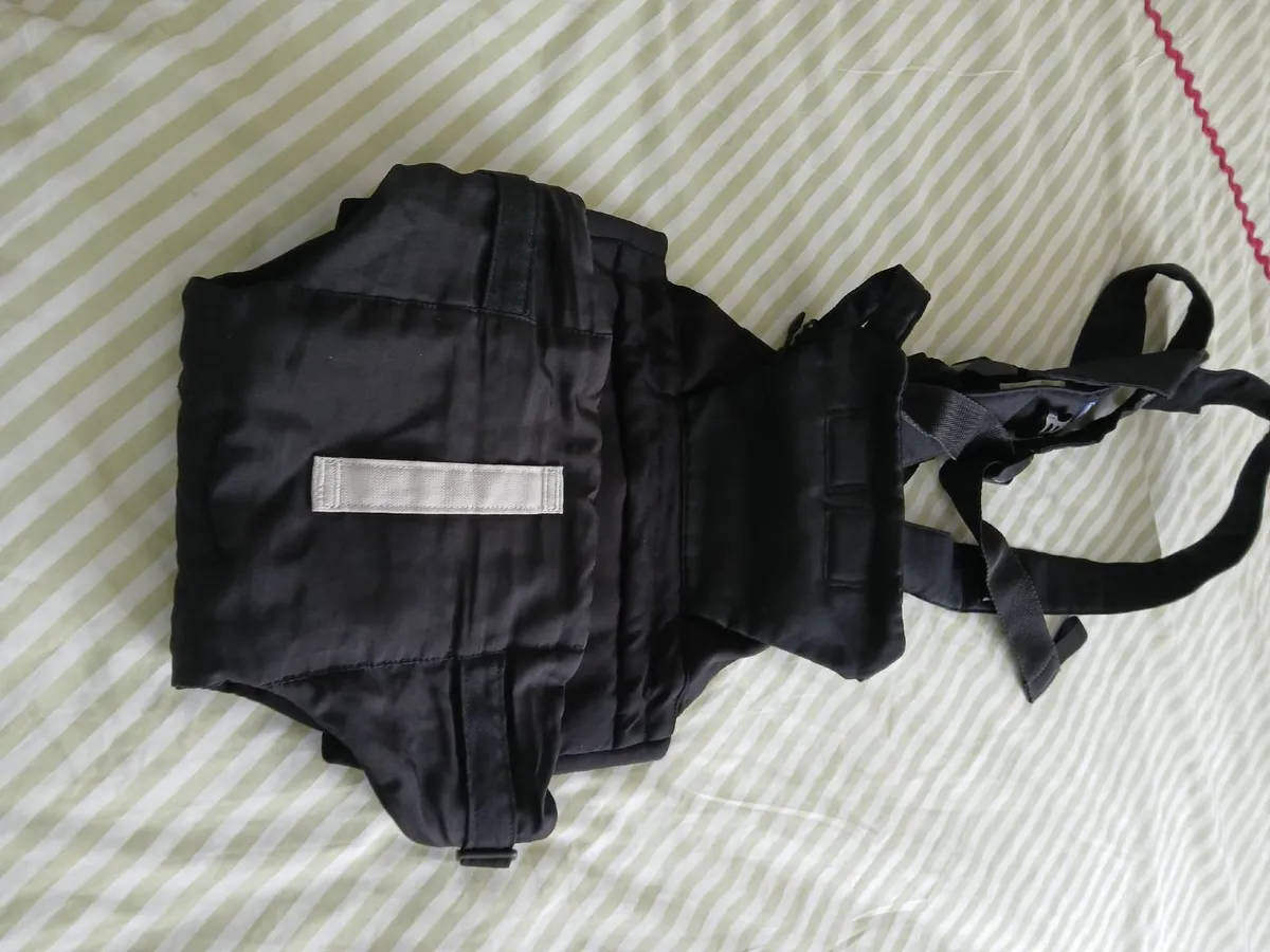 Baby carrier - Image 1