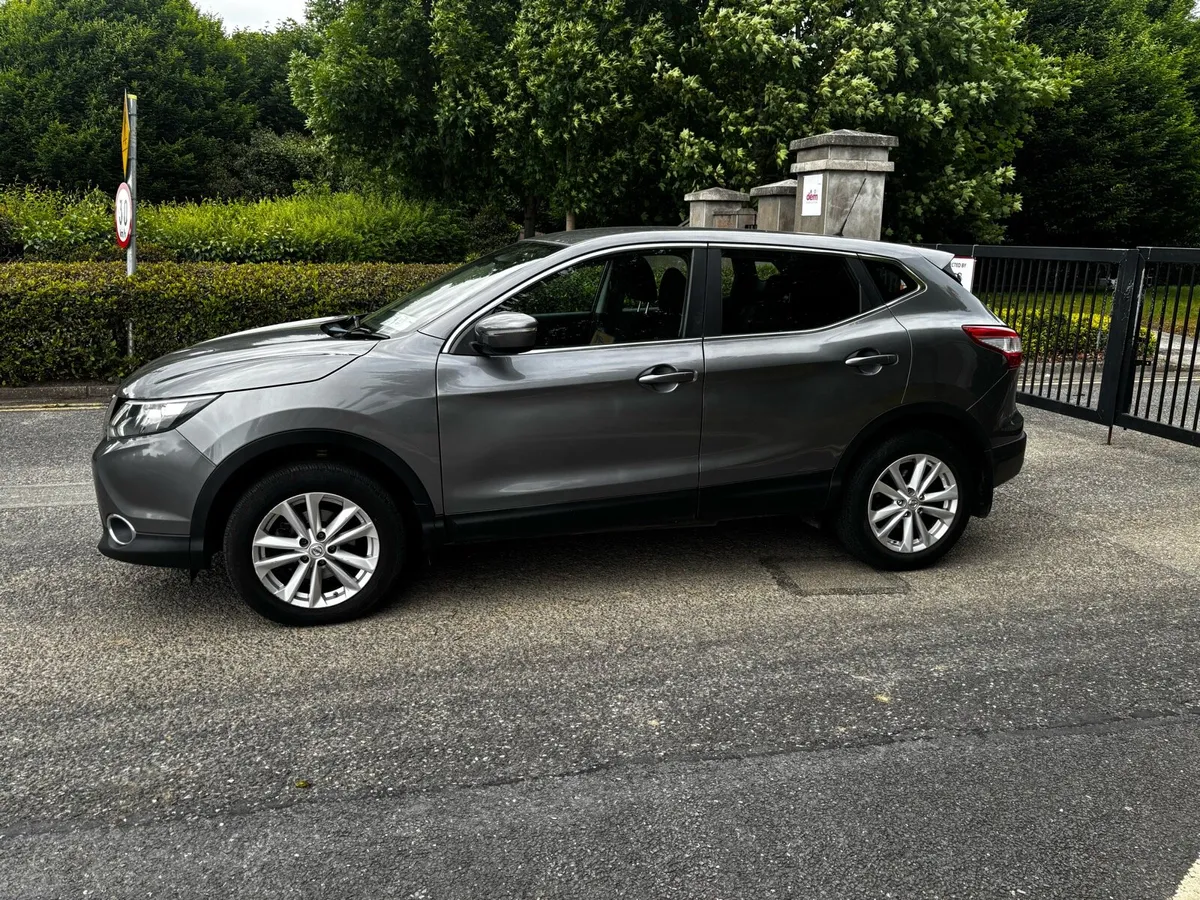 2014 Nissan Qashqai low mileage - Image 4