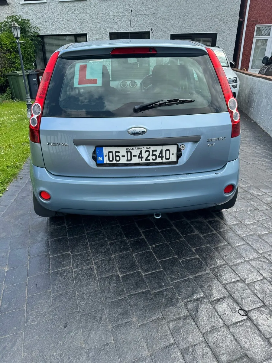 Ford Fiesta Zetec - Image 3