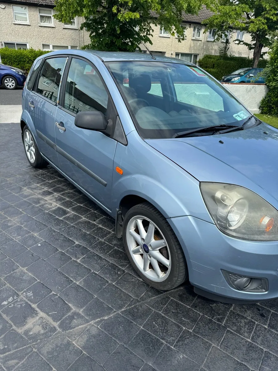 Ford Fiesta Zetec - Image 4