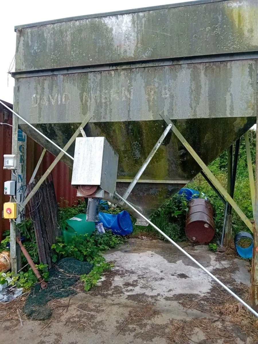 Feed bin - Image 2