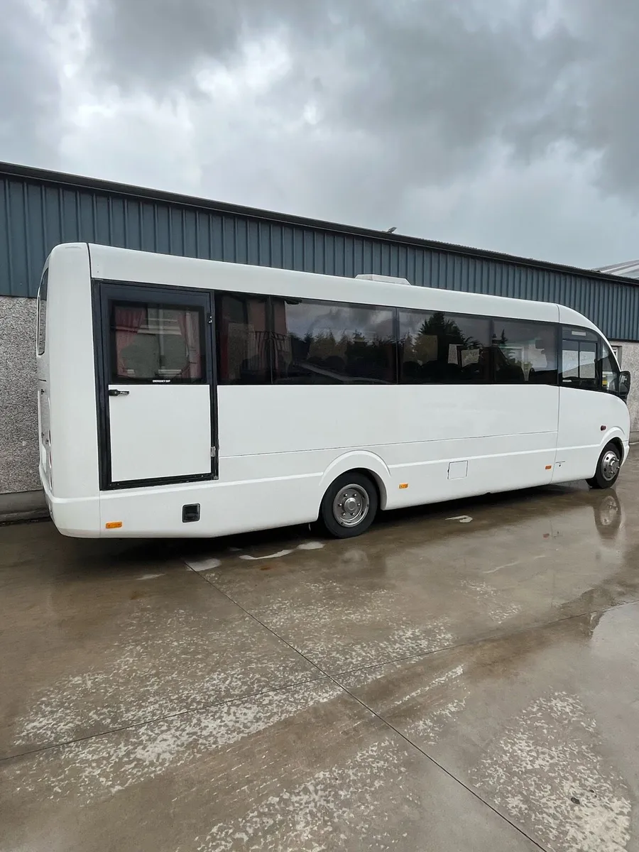 Mercedes Cheetah 33 Seater - Image 3