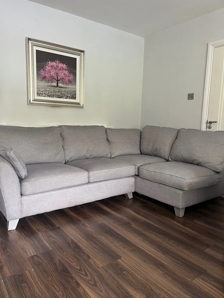 Grey L shape - Image 1