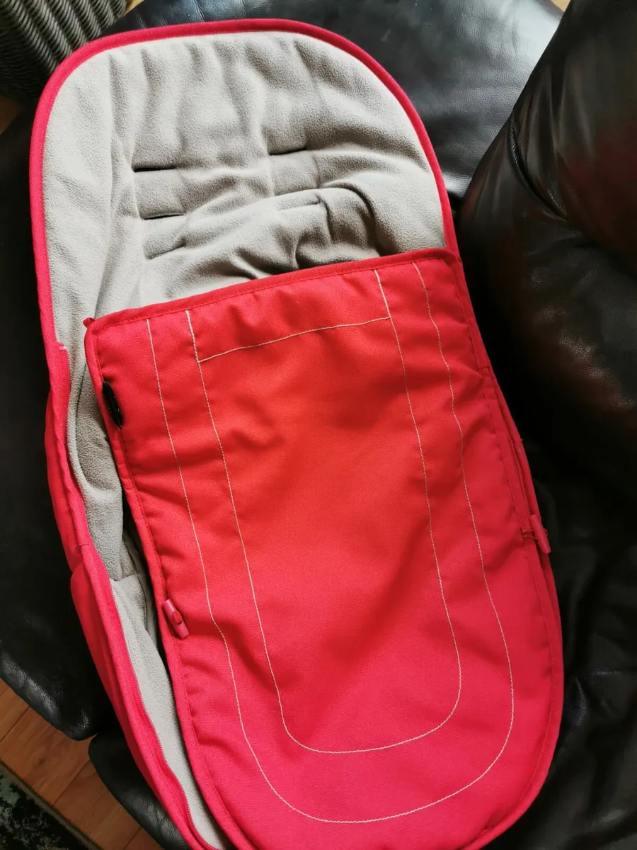 Icandy pram and and maxi Cosi car seat with isofix - Image 4