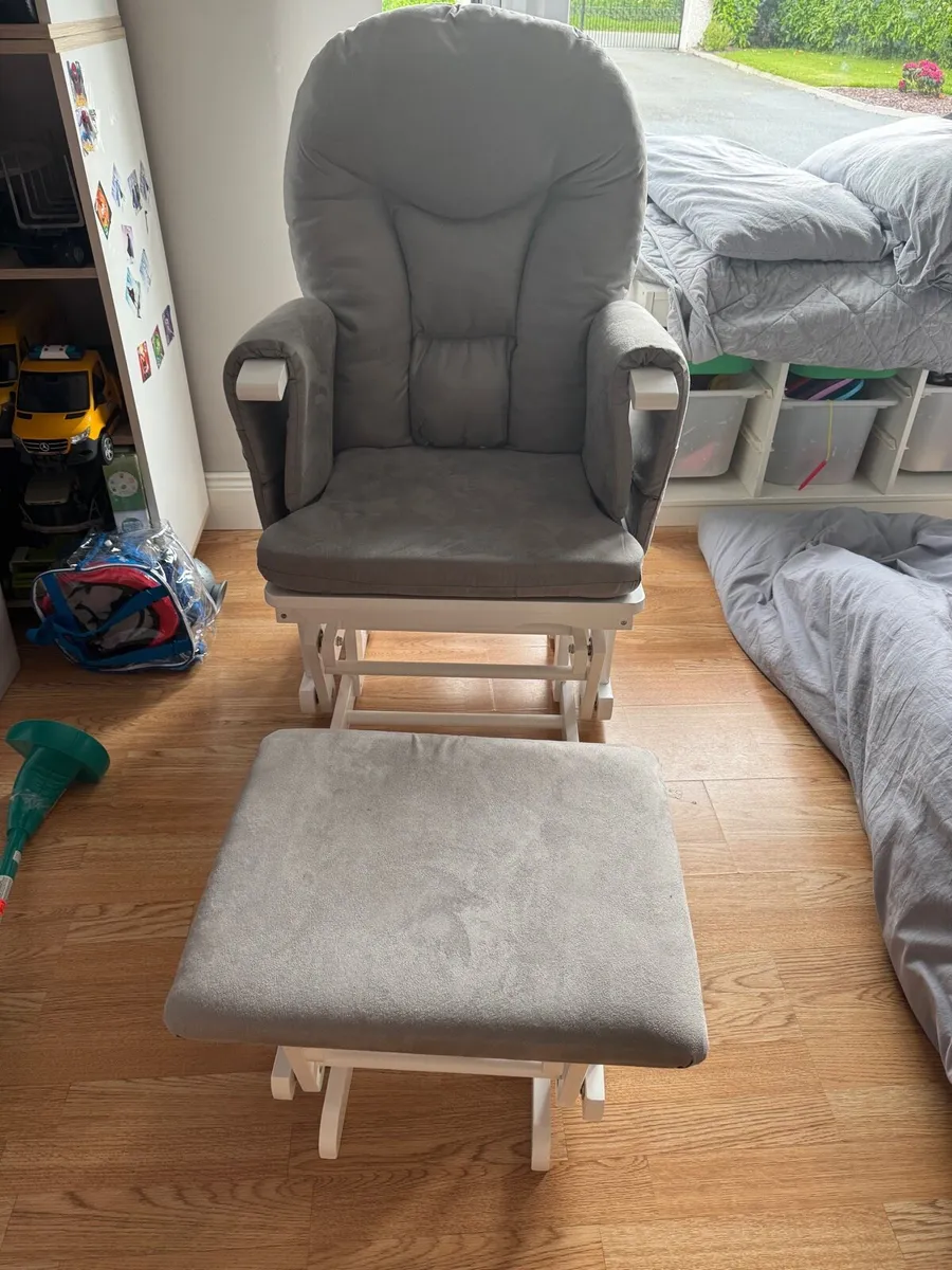 Nursing chair - Image 2