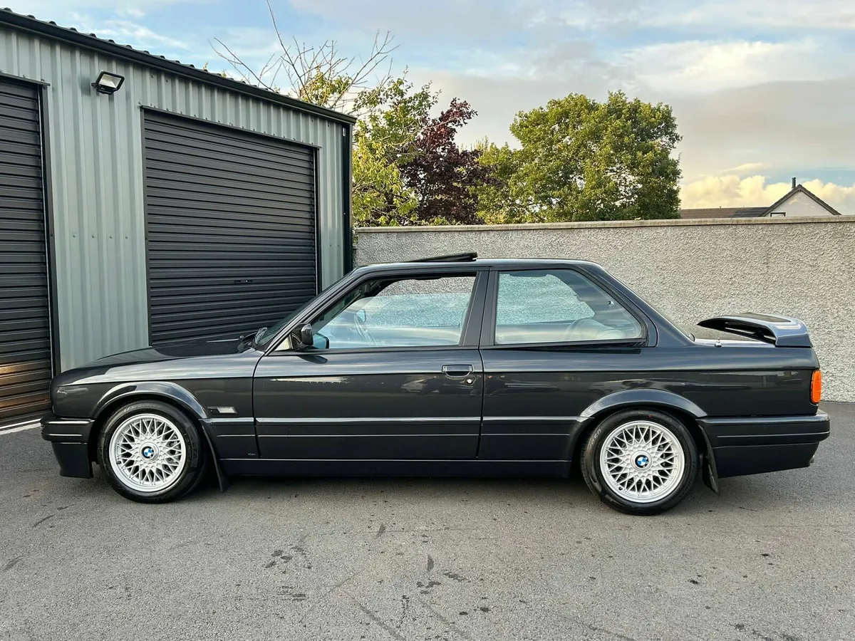 325i Sporth - Image 4