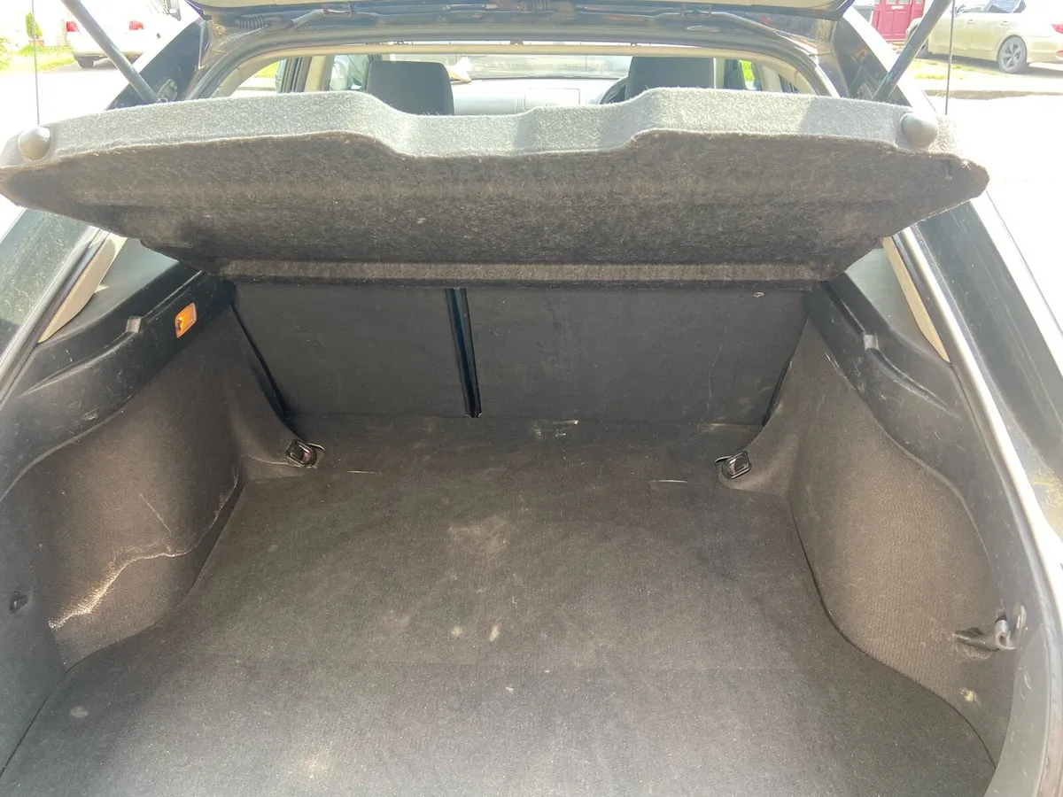 Toyota Avensis - Image 2