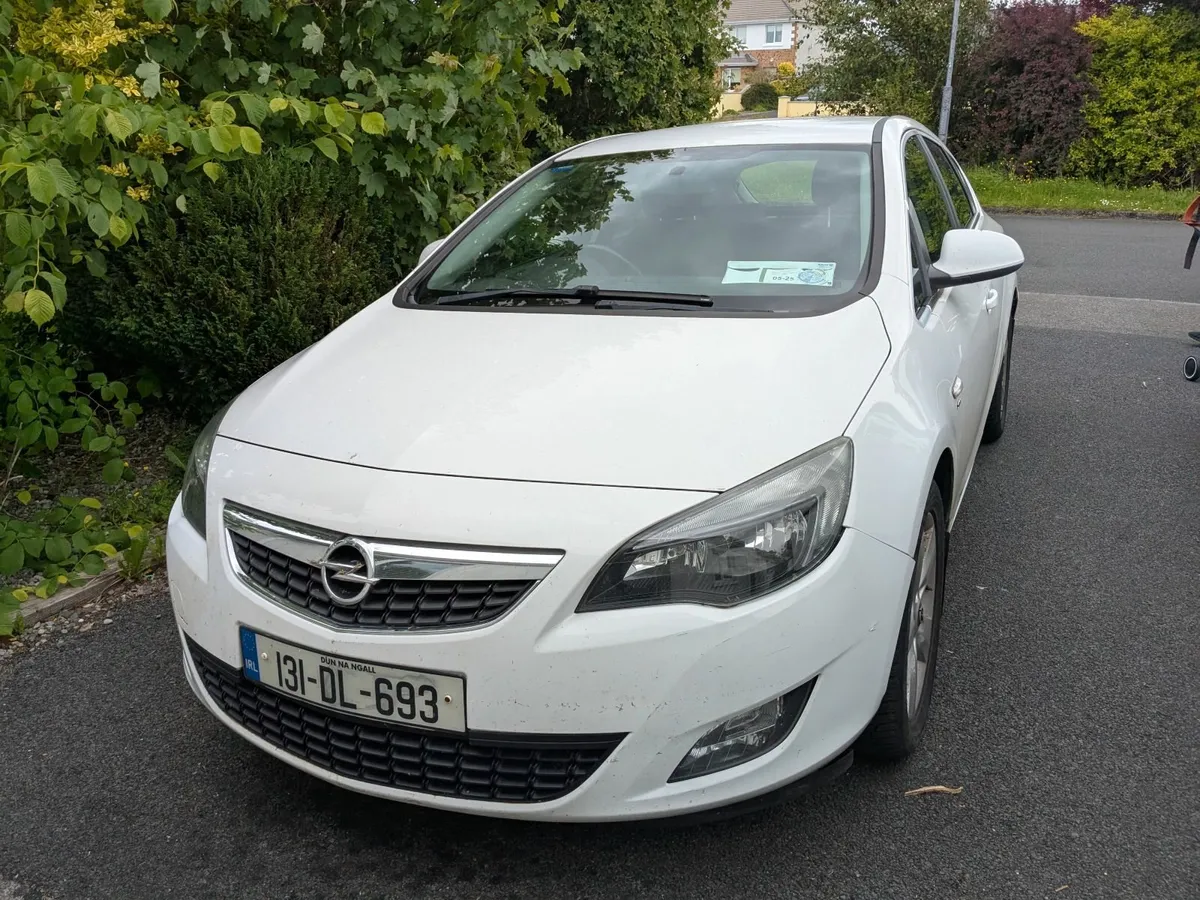 Opel Astra 1.7 CDTI (2013) - Image 1
