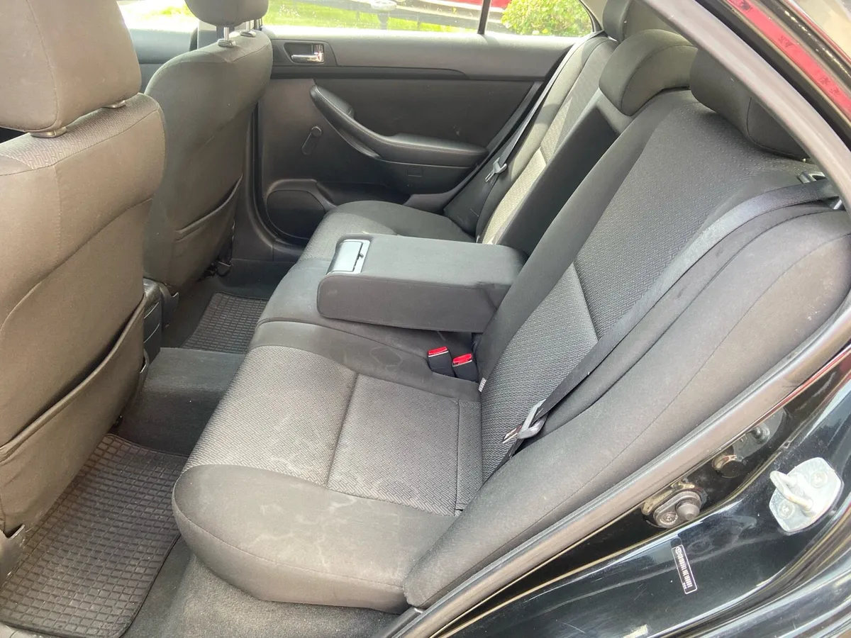 Toyota Avensis - Image 4