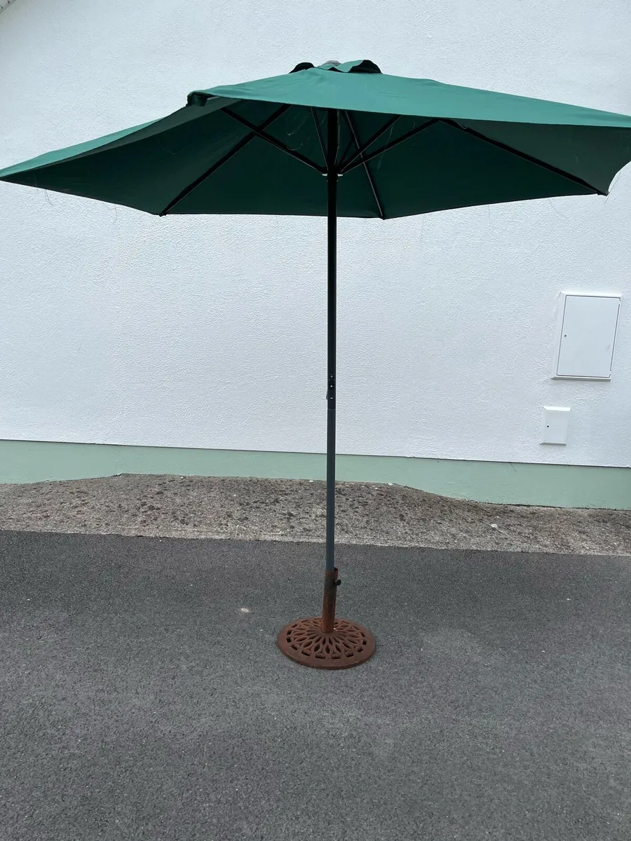 Parasol & cast iron base - Image 1