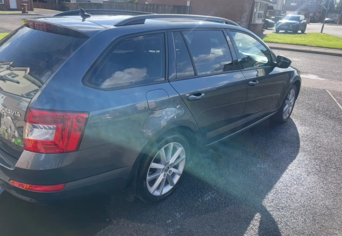 Skoda Octavia 2014 - Image 2