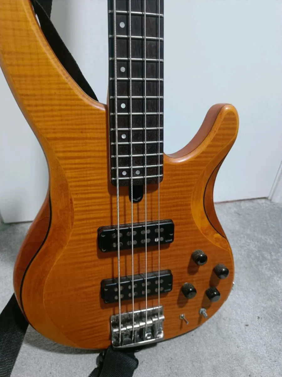 Yamaha TRBX 604 electric bass - Image 2