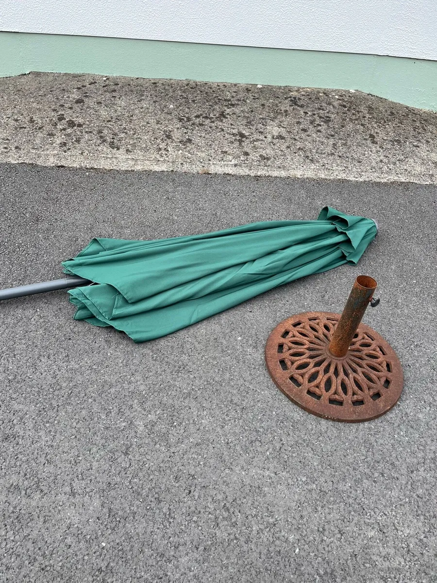 Parasol & cast iron base - Image 2
