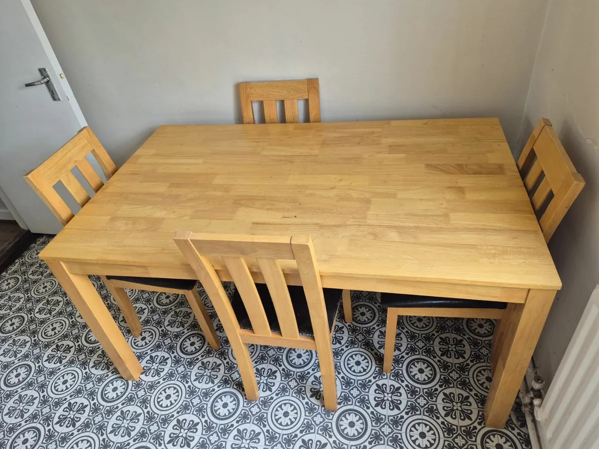 Table & Chairs - Image 2