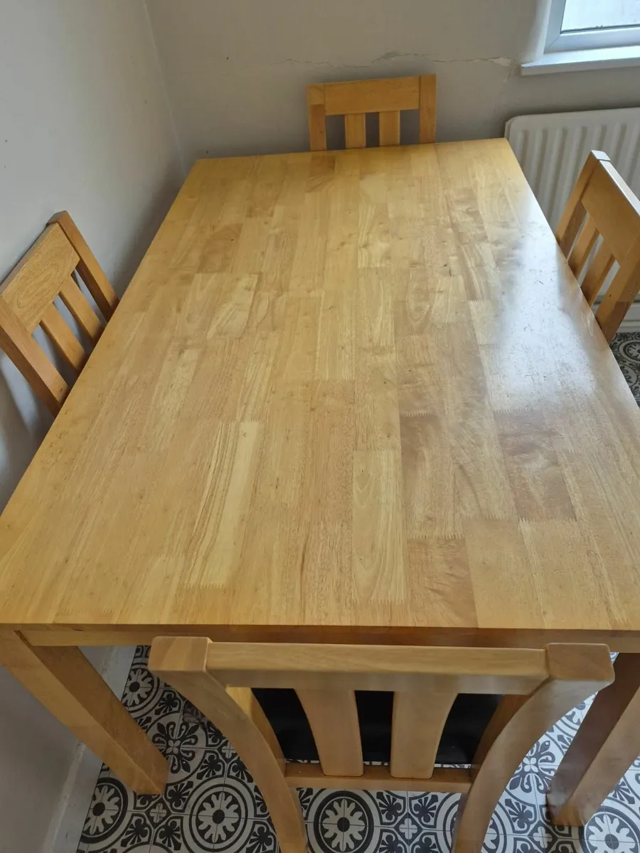 Table & Chairs - Image 3