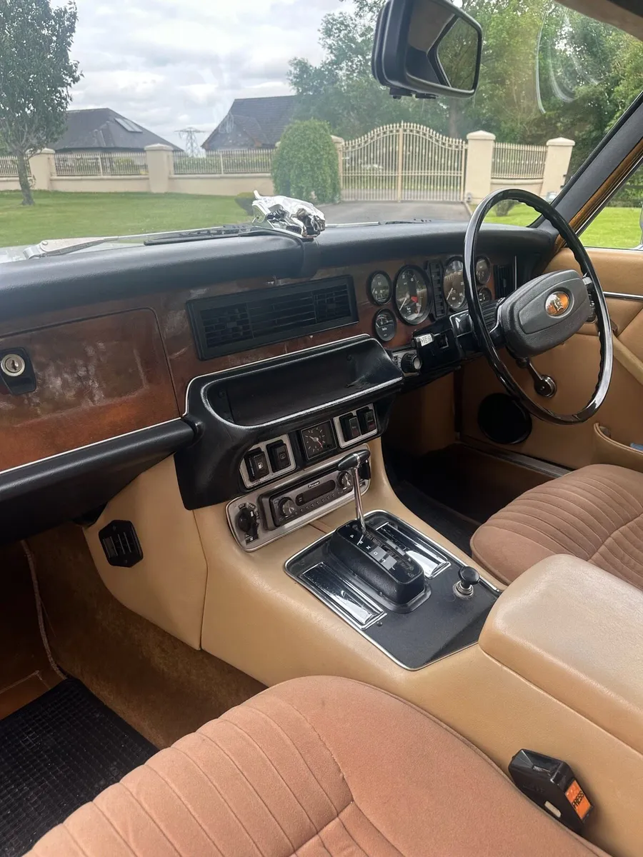 Car - Image 4