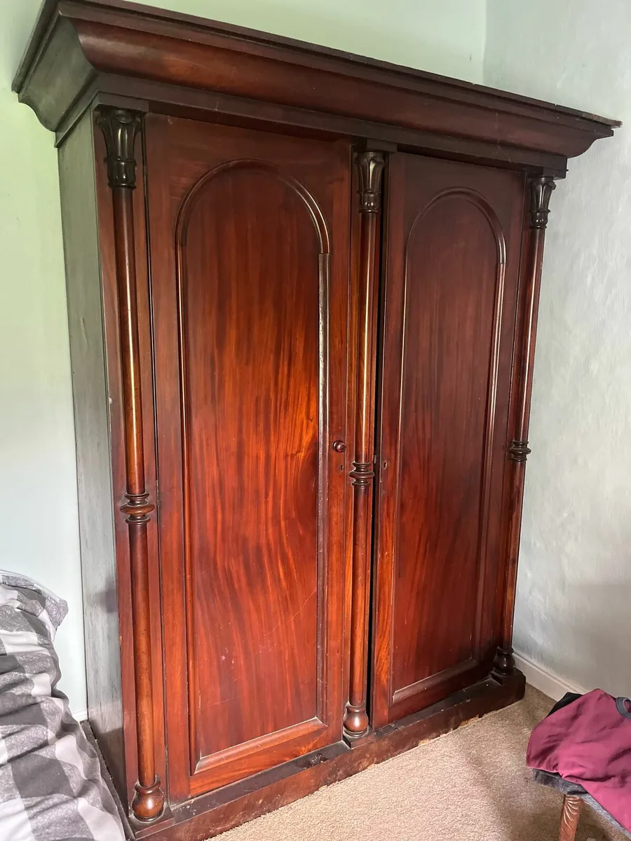 Antique furniture - Image 2