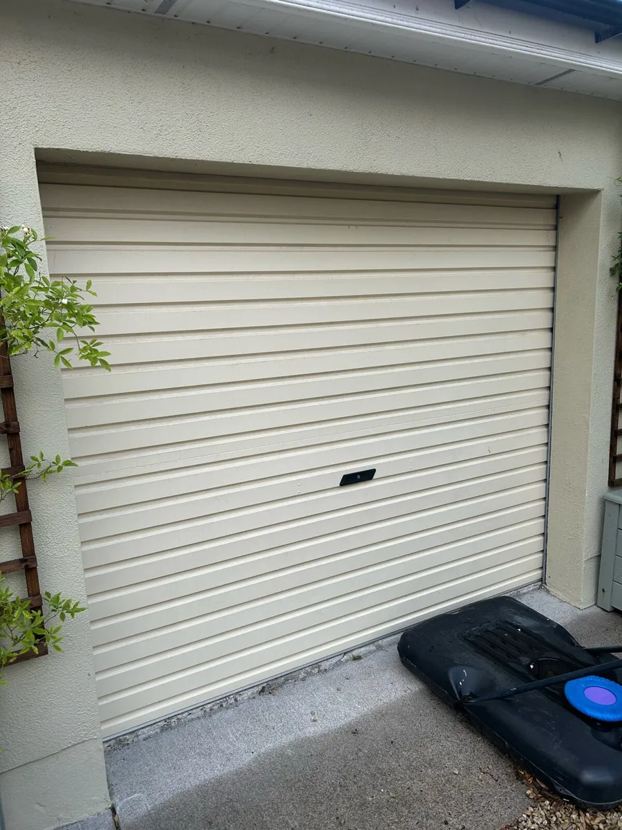 Roller shutter garage door - Image 1