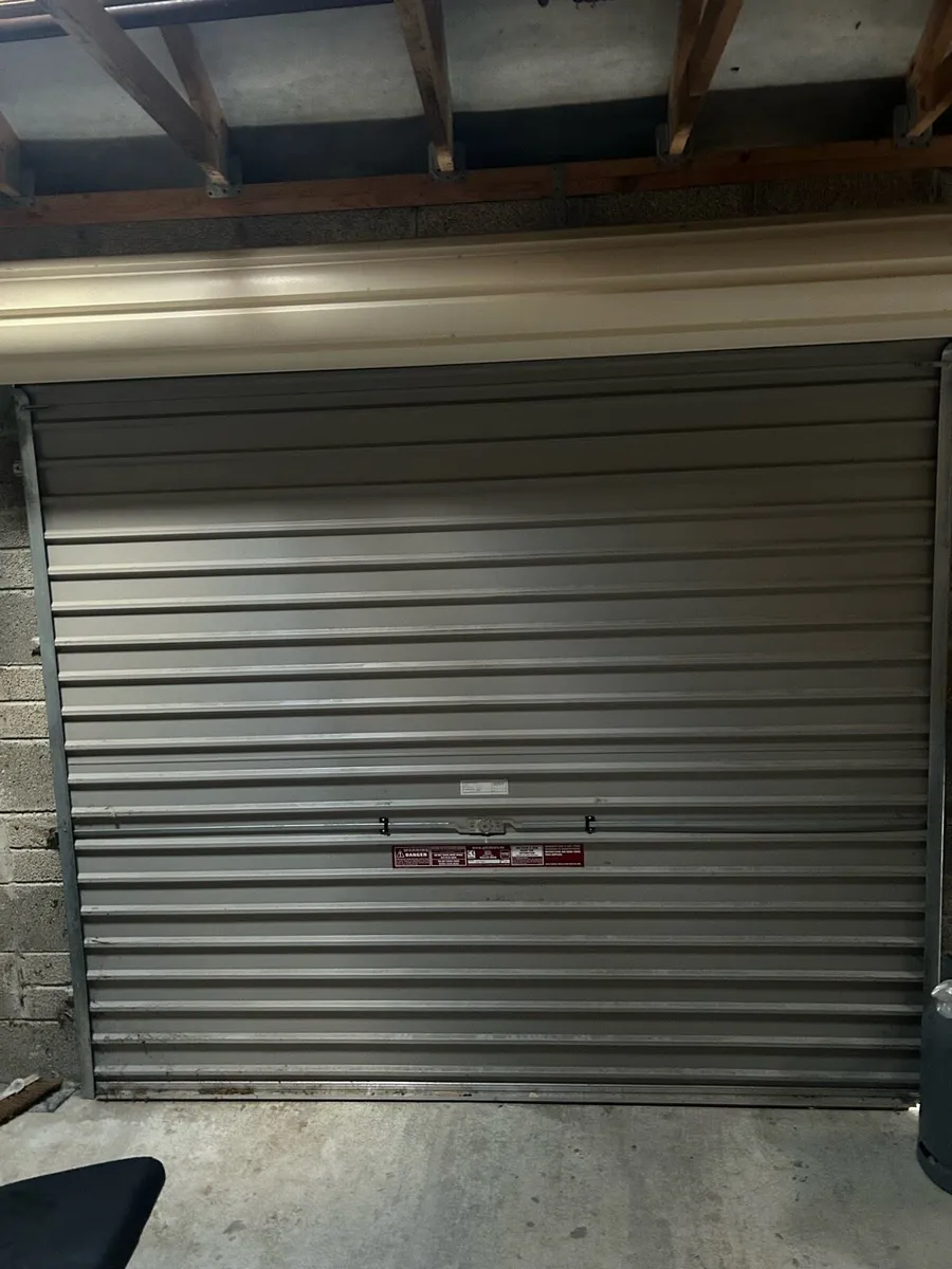 Roller shutter garage door - Image 2