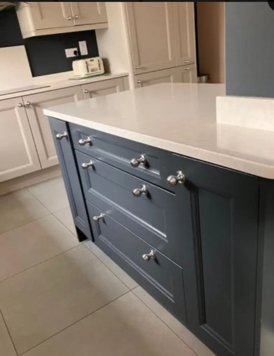 Kitchen cabinets - Image 3