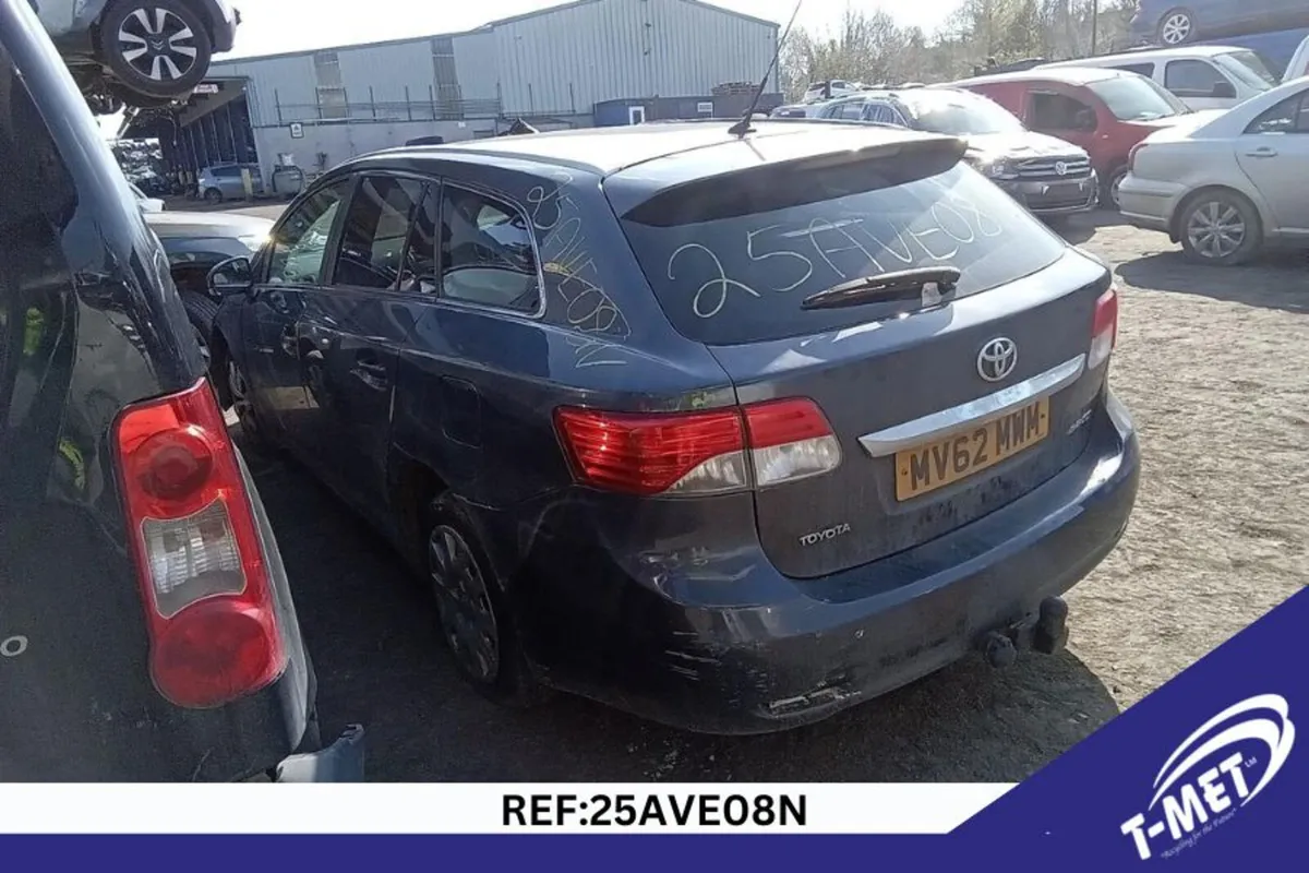 2012 TOYOTA AVENSIS BREAKING FOR PARTS - Image 2