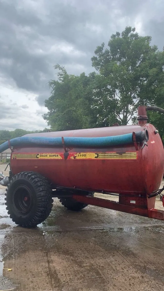 1100 gallon Conor slurry tank - Image 1