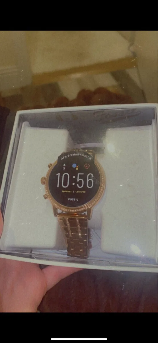 Rose Gold Fossil Smartwatch Gen5 - Image 1