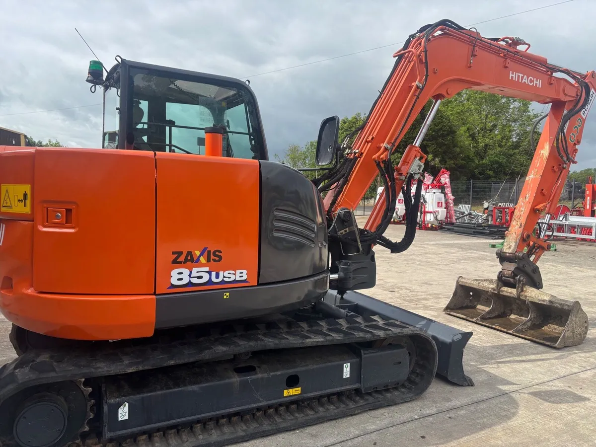 Hitachi Zaxis 85 - Image 3