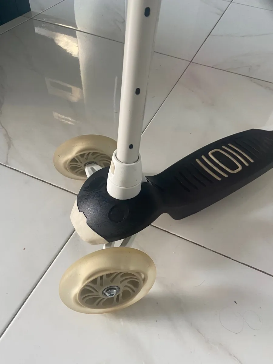 Scooter - Image 2
