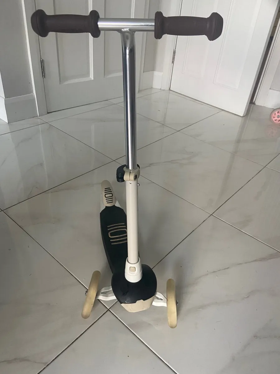 Scooter - Image 3