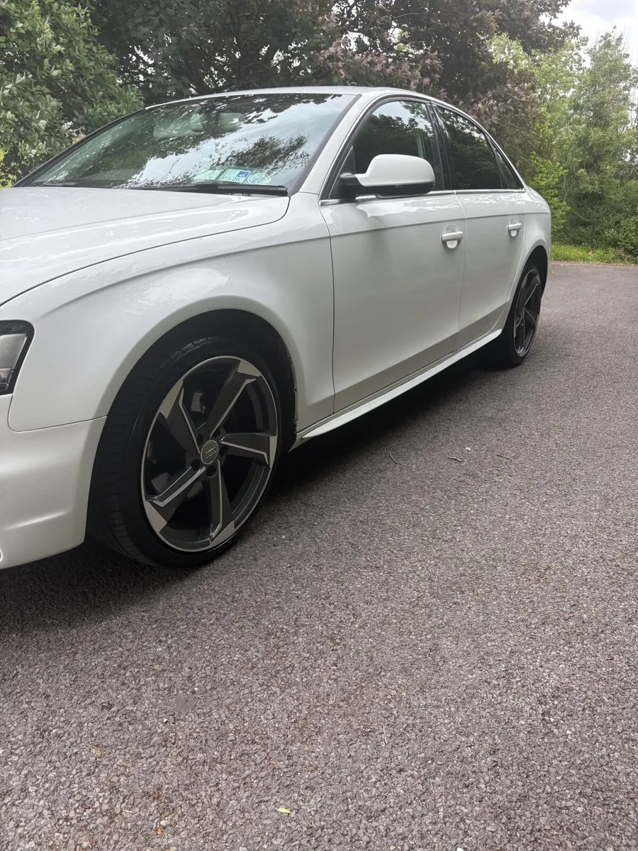 Audi A4 2012 - Image 2